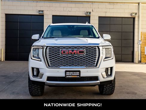 Used 2024 GMC Yukon XL Denali w/ Advanced Technology Package image 4