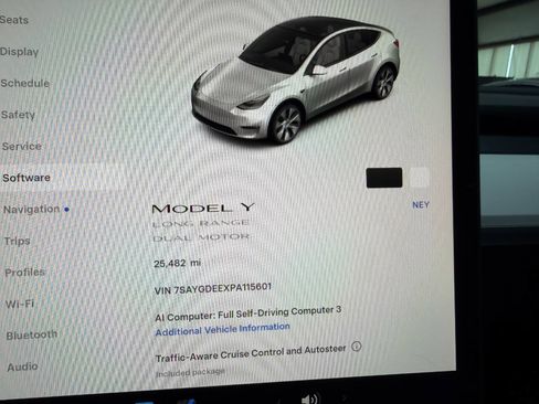 Used 2023 Tesla Model Y Long Range AWD/4WD image 23