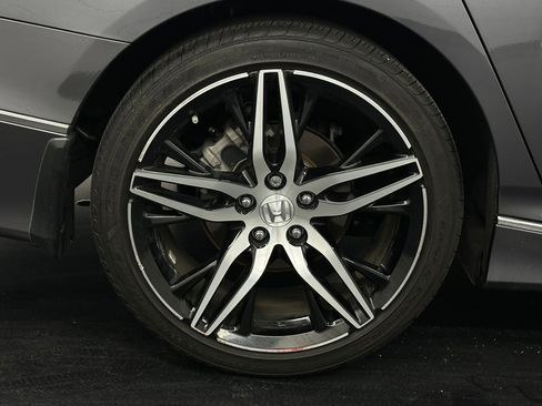 Certified 2022 Honda Accord Touring image 24