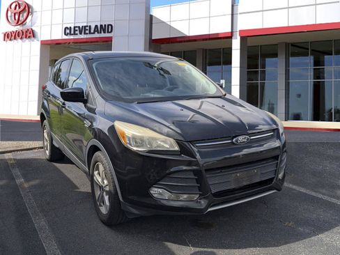 Used 2015 Ford Escape SE FWD image 2