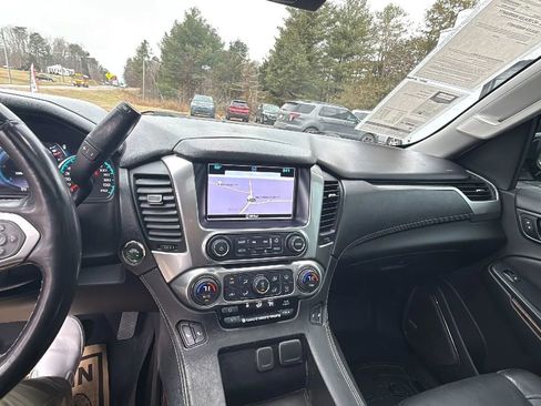 Used 2017 Chevrolet Suburban LT image 38