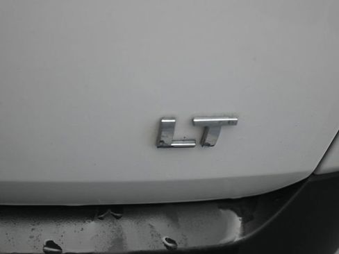 Used 2023 Chevrolet Traverse LT image 28