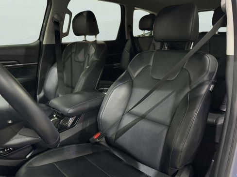 Used 2024 Kia Telluride S image 13