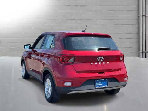 Used 2023 Hyundai Venue SE w/ Cargo Package FWD image 7