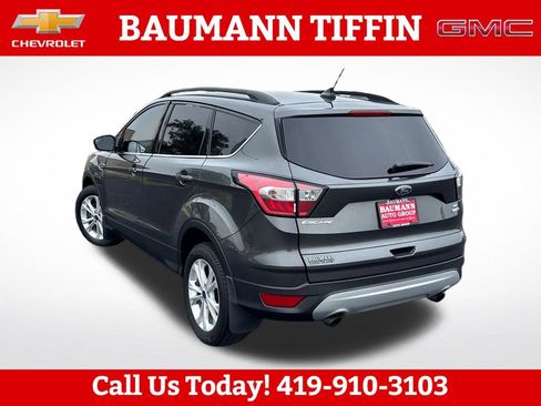 Used 2018 Ford Escape SE w/ SE Sync 3 Package AWD/4WD image 3