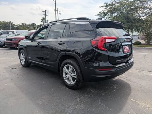Used 2023 GMC Terrain SLE w/ Driver Convenience Package FWD image 7