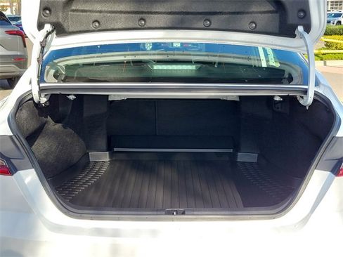 Used 2025 Toyota Camry SE image 28