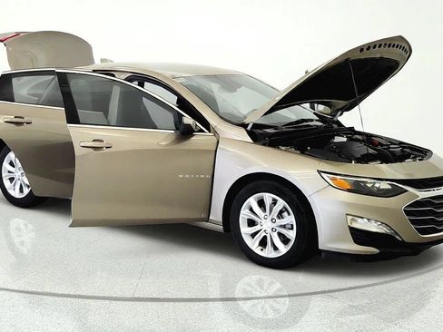 Used 2024 Chevrolet Malibu LT FWD image 7