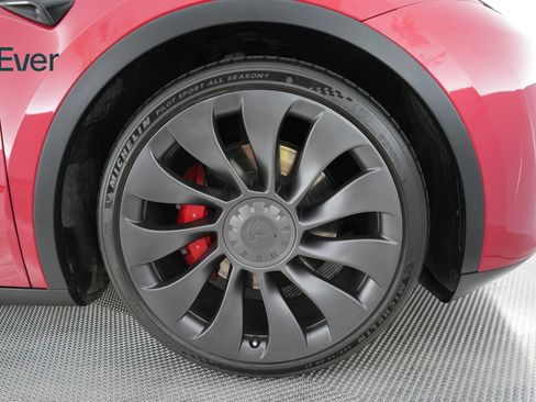 Used 2023 Tesla Model Y Long Range AWD/4WD image 19