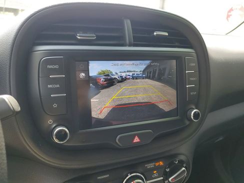 Certified 2023 Kia Soul LX FWD image 28