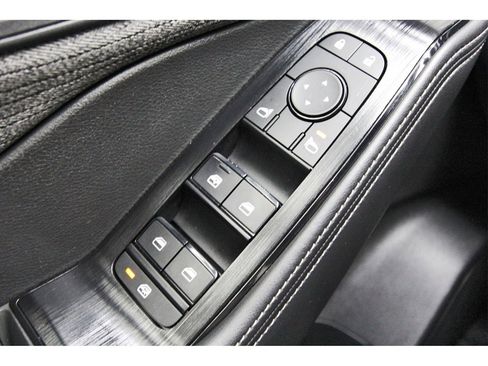 Used 2022 Nissan Rogue S image 19