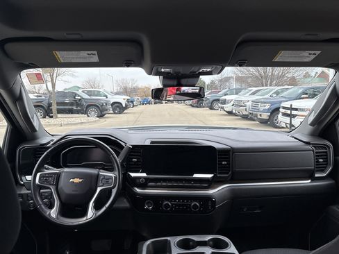 Used 2022 Chevrolet Silverado 1500 LT image 10