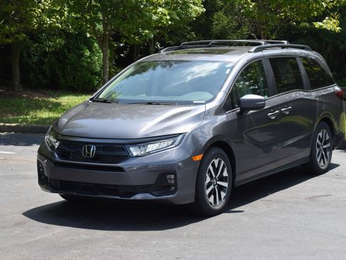 New 2026 Honda Odyssey EX-L image 3
