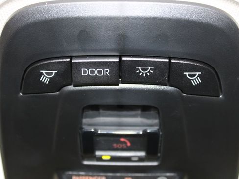 Used 2023 Toyota Corolla LE image 33