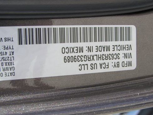 Used 2024 RAM 3500 Big Horn image 17
