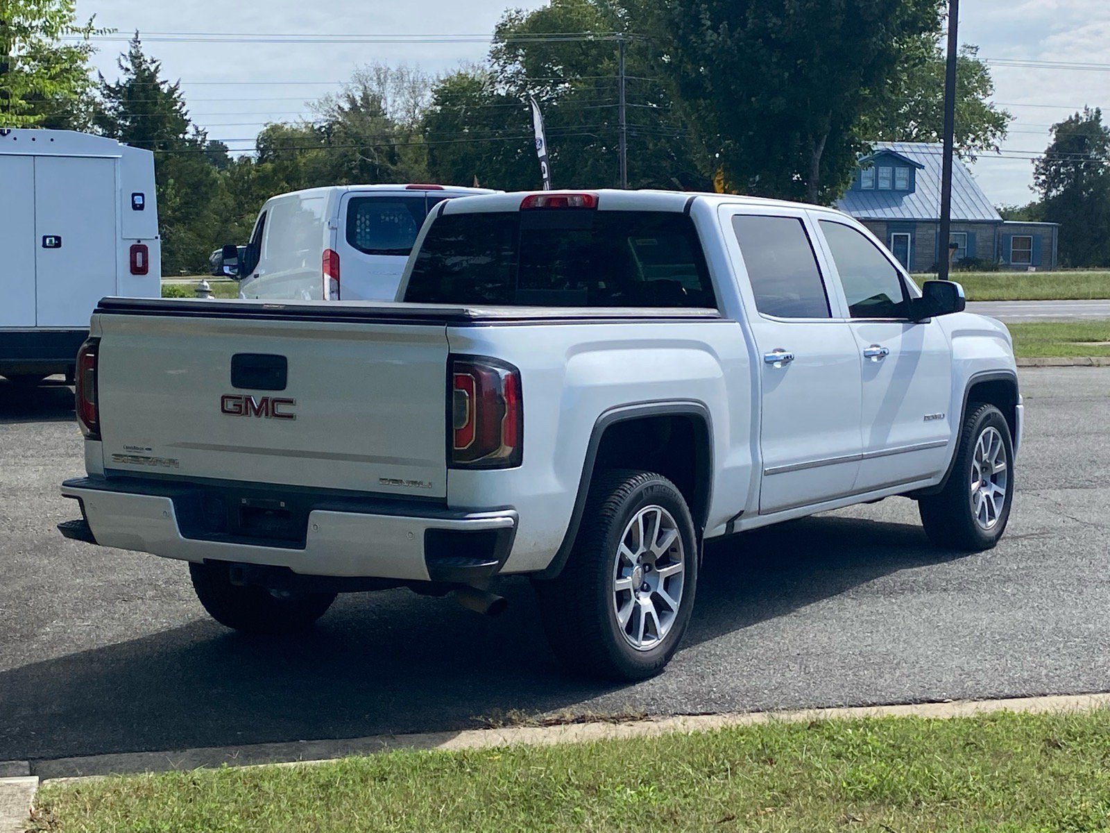 Used 2017 GMC Sierra 1500 Denali AWD/4WD image 4