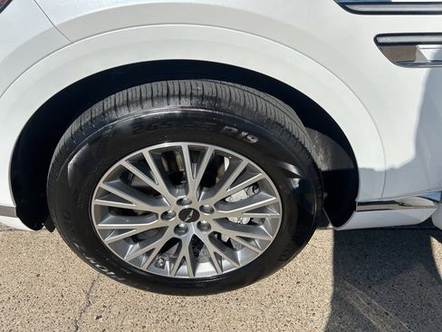 Used 2025 Genesis GV80 2.5T Standard image 13