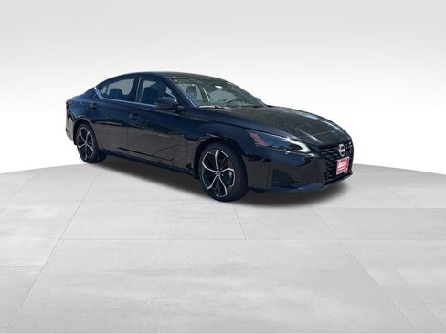 New 2026 Nissan Altima 2.5 SR FWD image 7