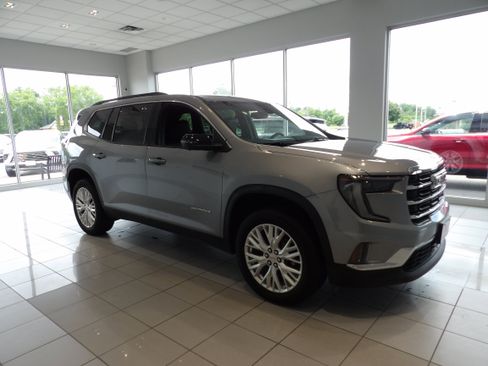 Used 2024 GMC Acadia Elevation AWD/4WD image 3