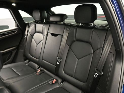 Certified 2025 Porsche Macan image 24