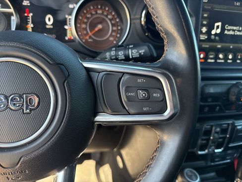 Used 2021 Jeep Wrangler Unlimited Sahara image 24