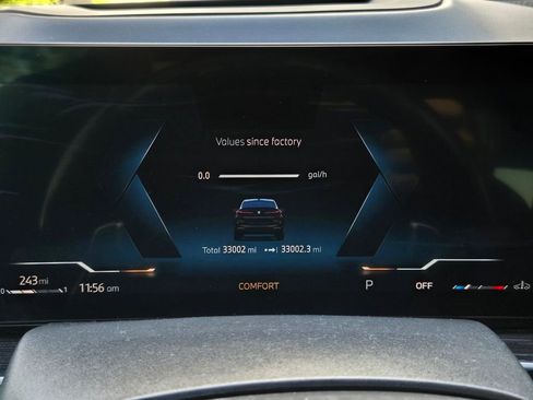 Used 2024 BMW X6 xDrive40i w/ Executive Package image 27