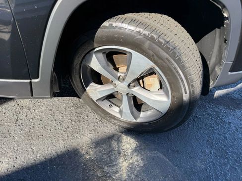 Used 2019 Jeep Cherokee Limited AWD/4WD image 53
