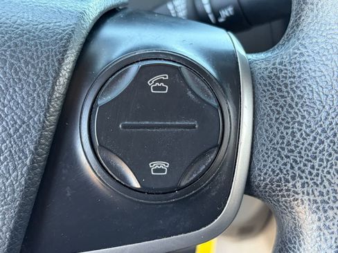 Used 2013 Toyota Camry LE FWD image 11