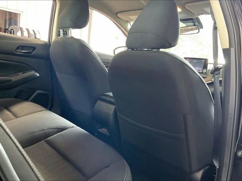 Used 2025 Nissan Altima 2.5 SV FWD image 19