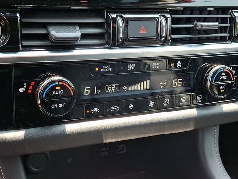 Certified 2023 Nissan Pathfinder SL w/ Cargo Package AWD/4WD image 18