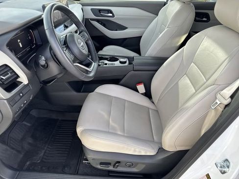 Certified 2024 Nissan Rogue SL w/ SL Premium Package image 8