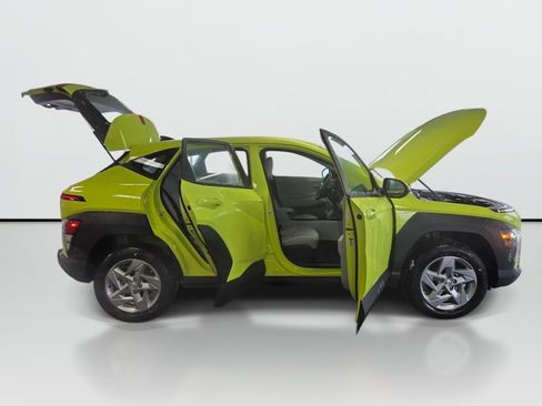 New 2026 Hyundai Kona SE AWD/4WD image 9