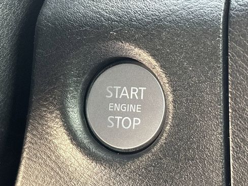 Used 2022 Nissan Frontier PRO-4X w/ Pro-4X Premium Package image 31