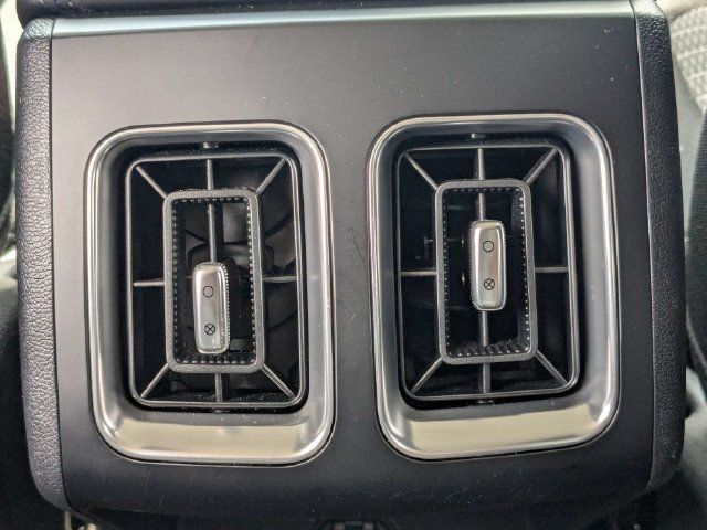 Used 2025 Kia Sorento LX FWD image 14