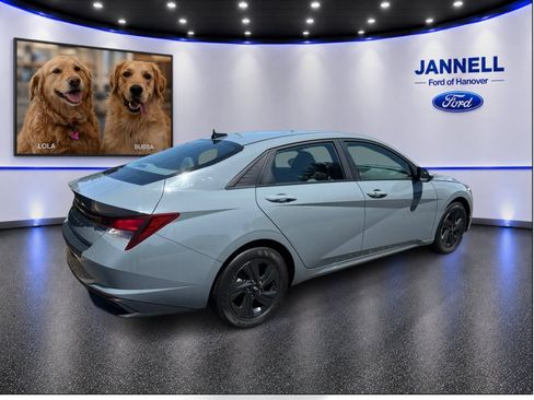 Used 2022 Hyundai Elantra SEL FWD image 6
