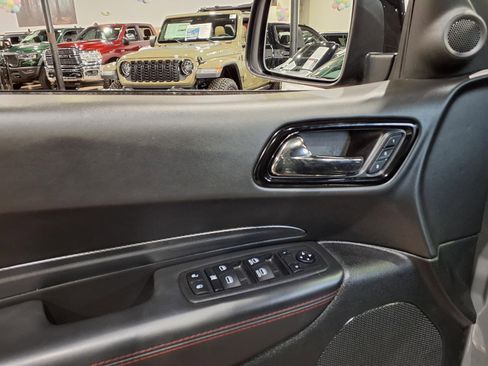 Used 2023 Dodge Durango GT image 11