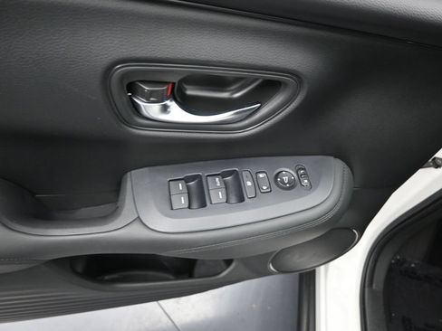 Used 2023 Honda HR-V LX image 10