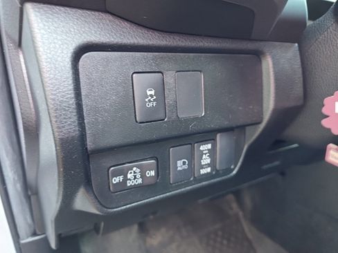 Used 2022 Toyota Tacoma TRD Off-Road image 20