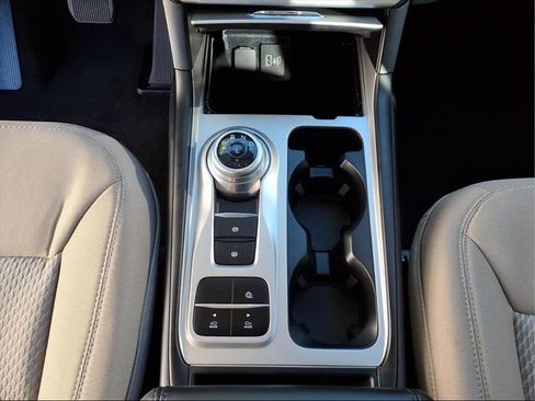 Used 2022 Ford Explorer XLT image 21