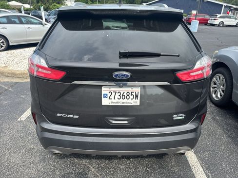 Used 2020 Ford Edge SEL w/ Convenience Package FWD image 9