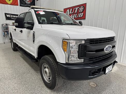 Used 2017 Ford F250 XL w/ Power Equipment Group image 4