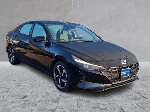 Certified 2023 Hyundai Elantra SEL w/ Convenience Package FWD image 3