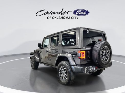 Used 2025 Jeep Wrangler Unlimited Sahara AWD/4WD image 6