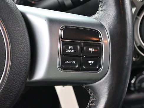 Used 2016 Jeep Wrangler Unlimited Rubicon image 18