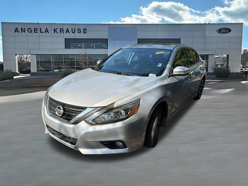 Used 2016 Nissan Altima 2.5 SL w/ 2.5 Technology w/LED Package FWD image 3