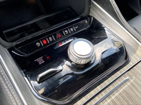 Used 2023 Jeep Wagoneer L Series II image 34