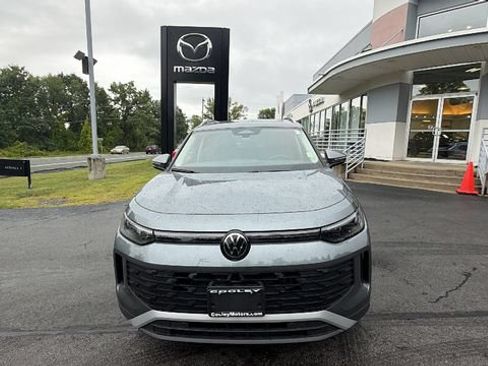 Used 2026 Volkswagen Tiguan SE AWD/4WD image 2