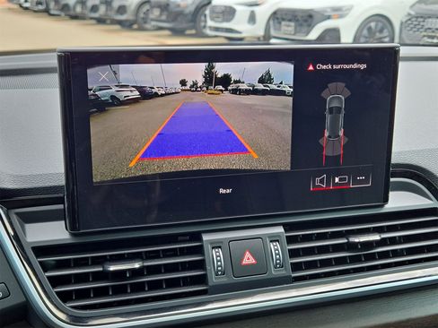 Certified 2024 Audi Q5 e Premium w/ Convenience Package image 18