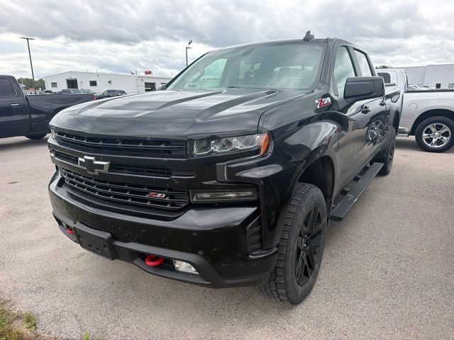 Used 2021 Chevrolet Silverado 1500 LT Trail Boss w/ Convenience Package II AWD/4WD image 2