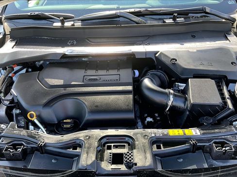 Certified 2025 Land Rover Discovery Sport Dynamic SE AWD/4WD image 29